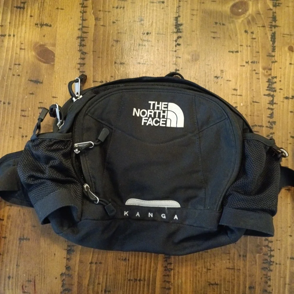 The North Face Kanga Waist Pack Black Hiking Fanny Pack Travel Bag s9